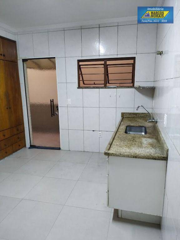 Casa à venda com 4 quartos, 180m² - Foto 3