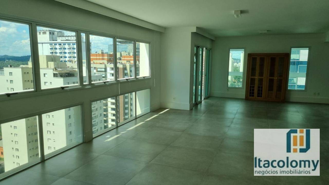 Apartamento à venda com 3 quartos, 253m² - Foto 3