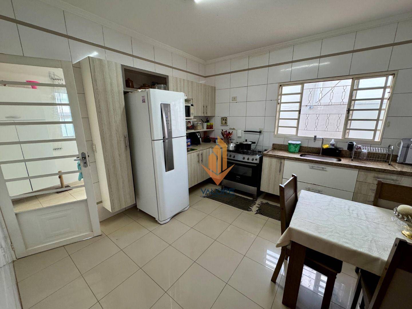 Casa de Condomínio à venda com 3 quartos, 129m² - Foto 11