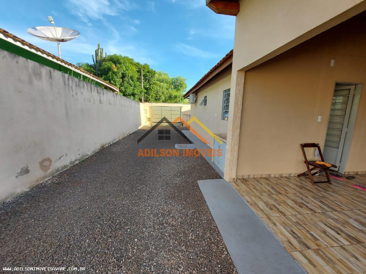 Casa à venda com 2 quartos, 90m² - Foto 2