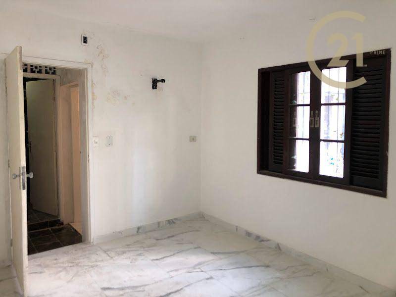 Casa à venda com 6 quartos, 212m² - Foto 13