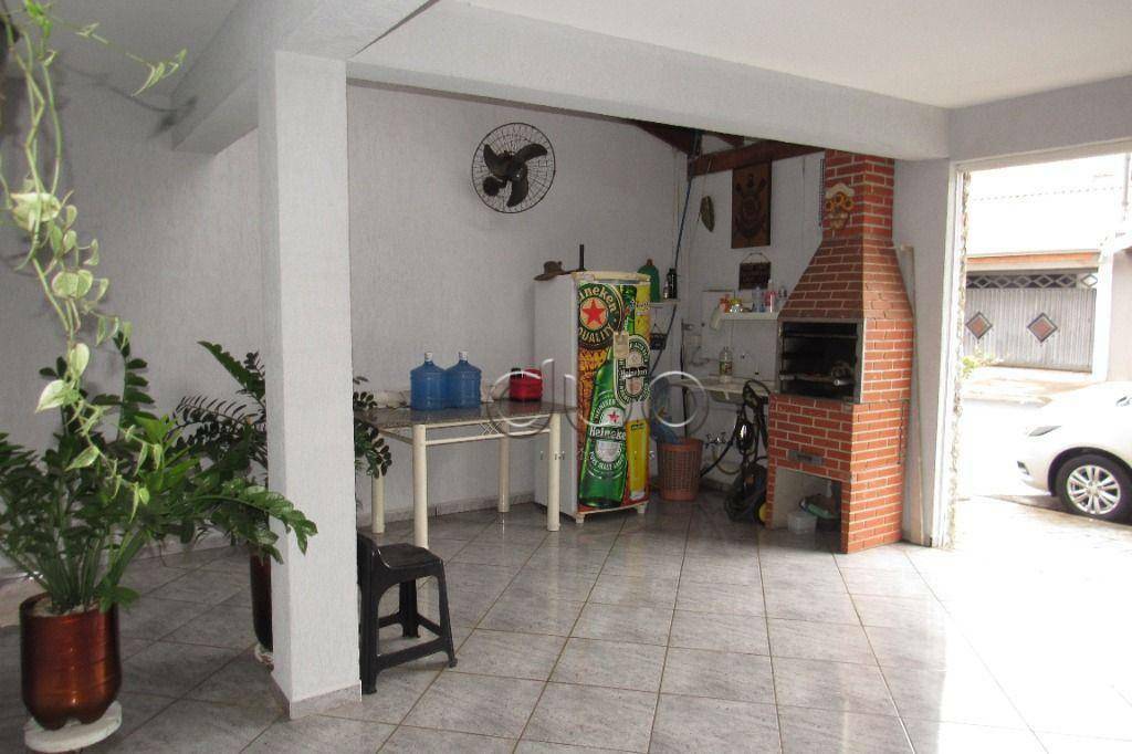 Casa à venda e aluguel com 3 quartos, 172m² - Foto 2