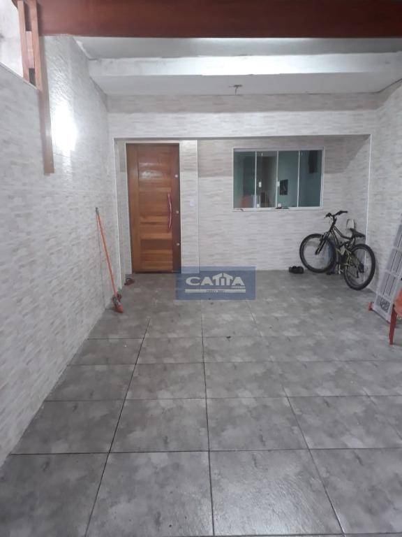 Sobrado à venda com 2 quartos, 150m² - Foto 2