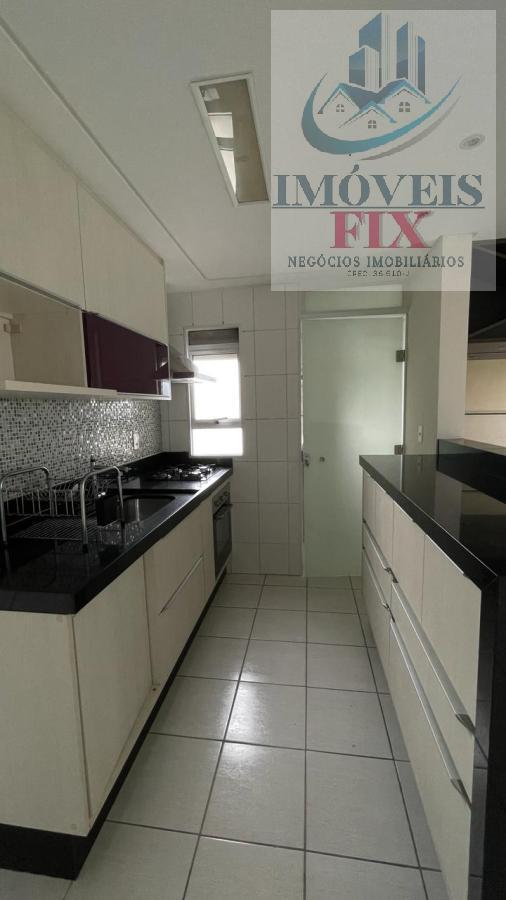 Apartamento à venda com 3 quartos, 72m² - Foto 1