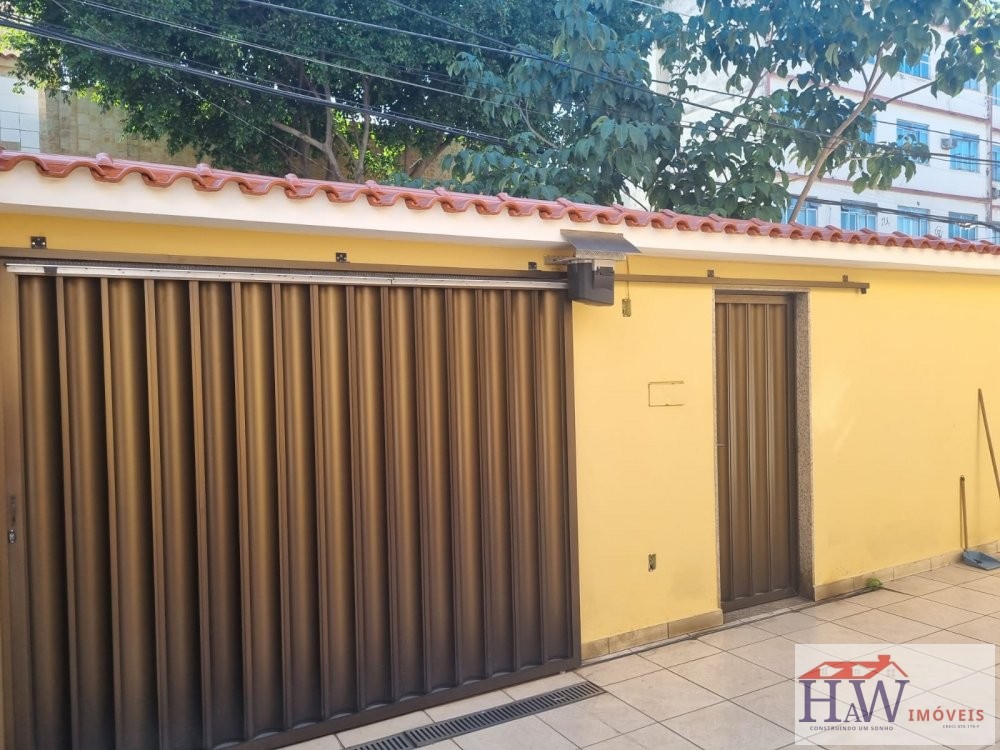 Casa à venda com 3 quartos, 100m² - Foto 4