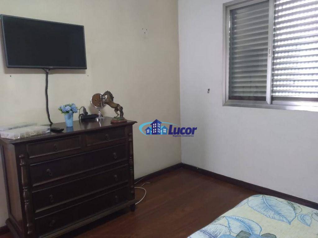 Sobrado à venda com 3 quartos, 200m² - Foto 37