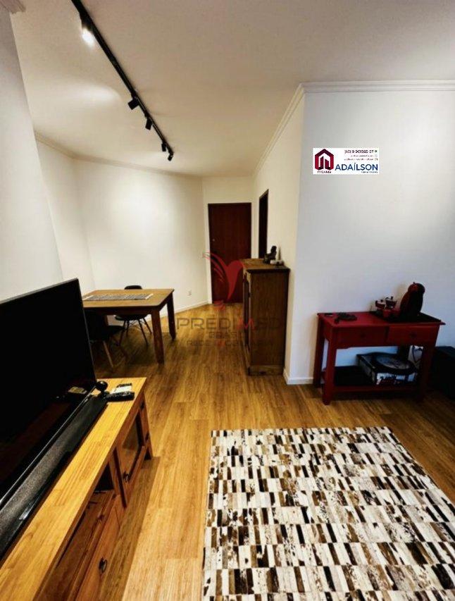 Apartamento à venda com 2 quartos, 70m² - Foto 3