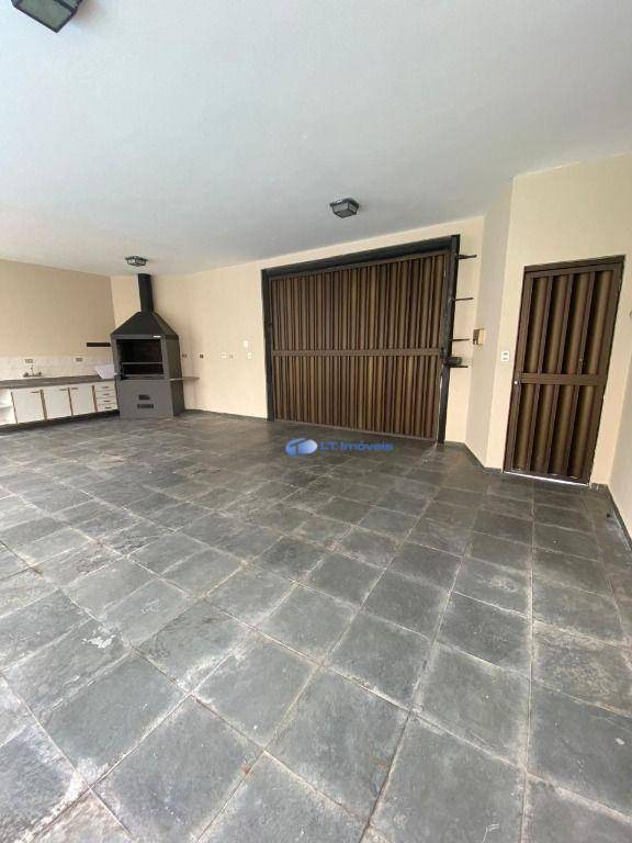 Sobrado, 3 quartos, 289 m² - Foto 2