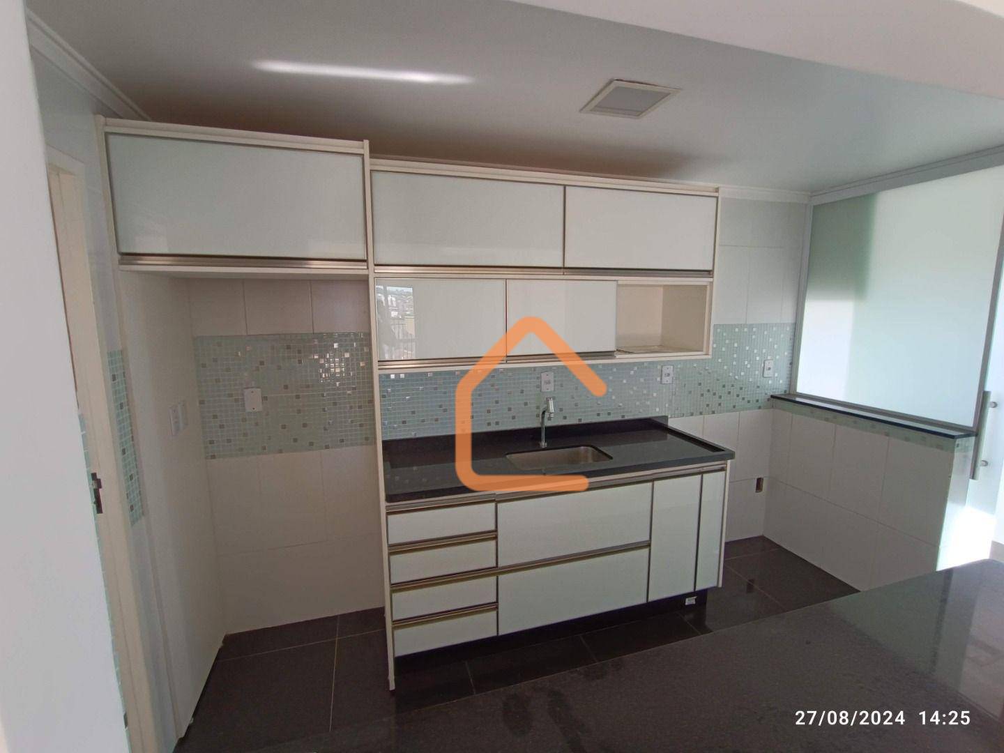 Apartamento à venda com 3 quartos, 170m² - Foto 3