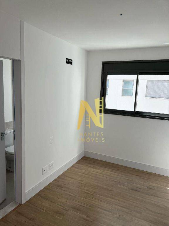 Apartamento à venda com 3 quartos, 142m² - Foto 2