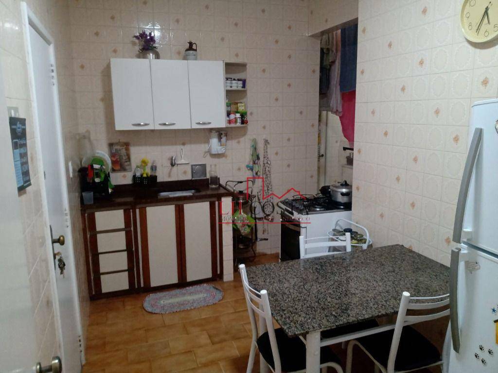 Apartamento à venda com 2 quartos, 70m² - Foto 17