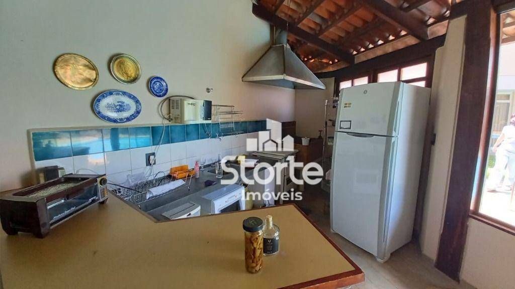 Casa à venda com 4 quartos, 340m² - Foto 8