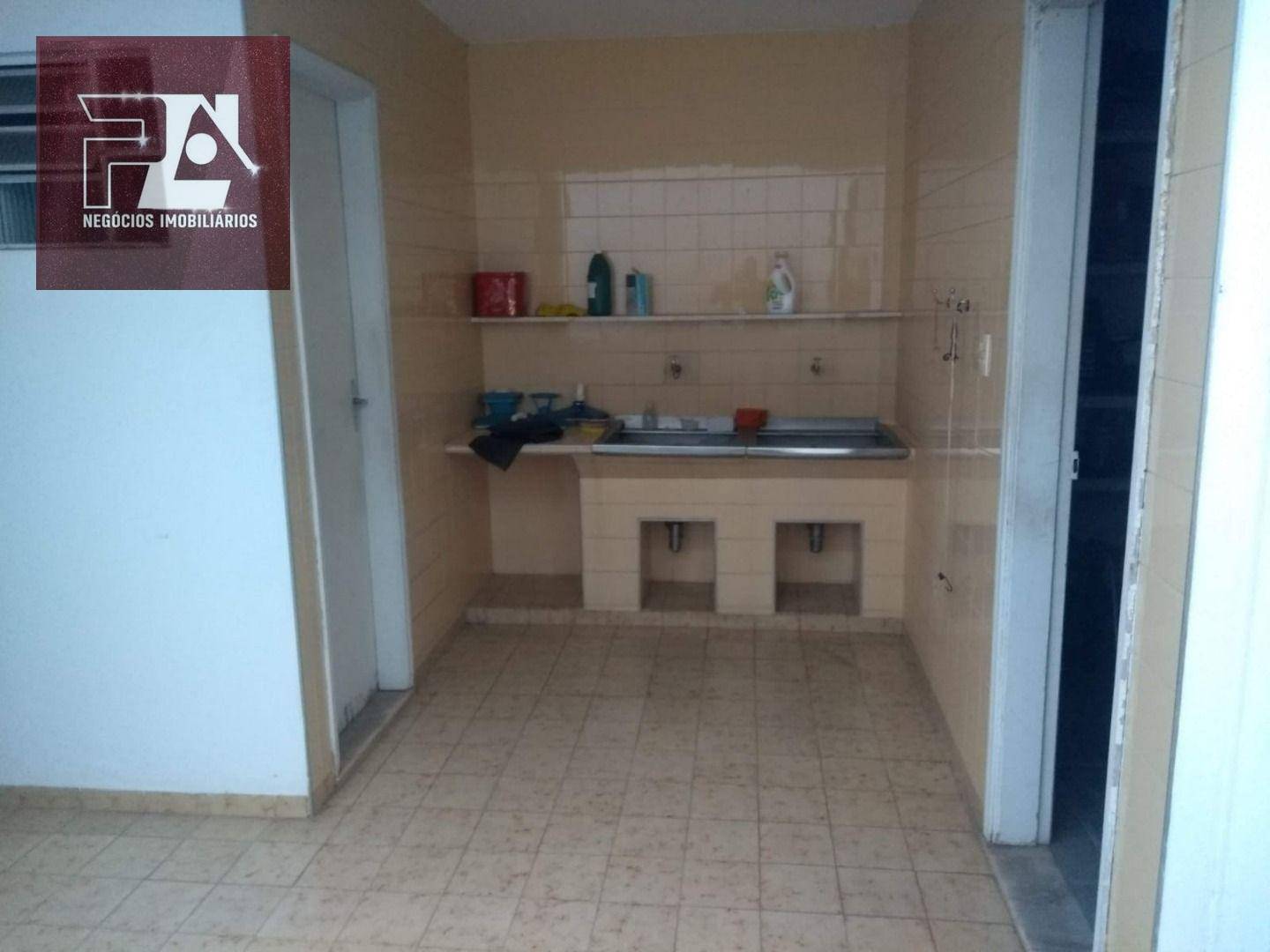 Casa à venda com 3 quartos, 200m² - Foto 10