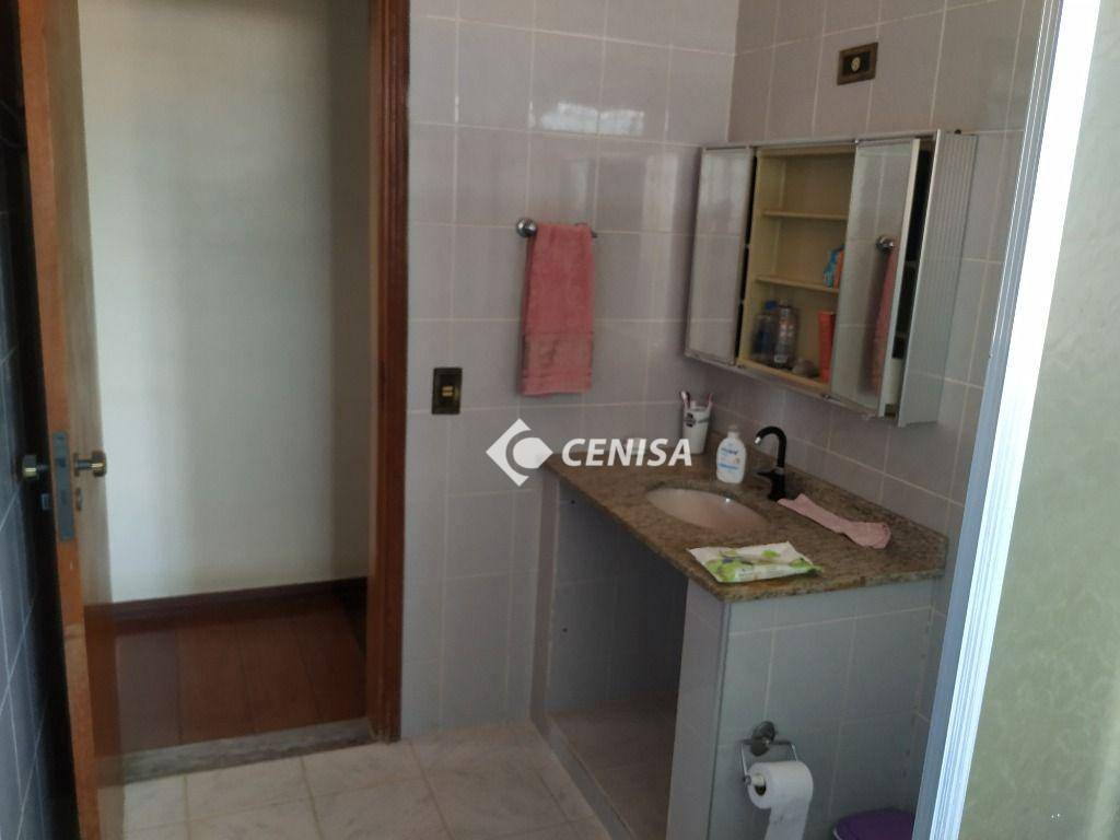 Casa à venda com 3 quartos, 258m² - Foto 20