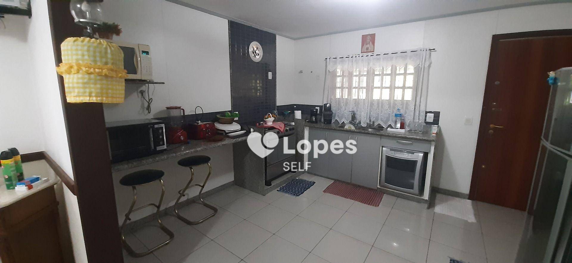 Casa à venda com 3 quartos, 304m² - Foto 25