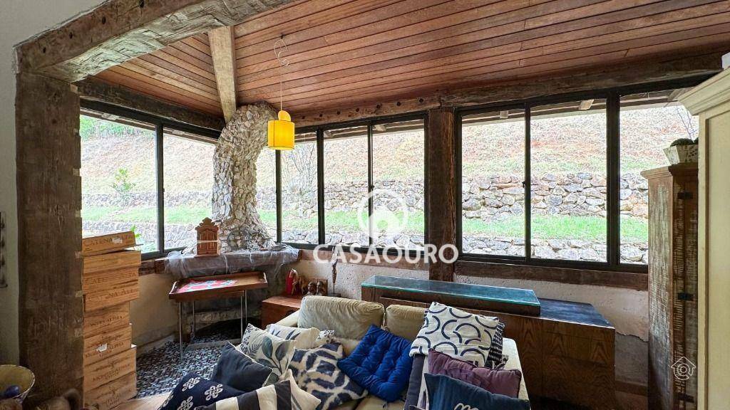 Casa de Condomínio à venda com 3 quartos, 360m² - Foto 17