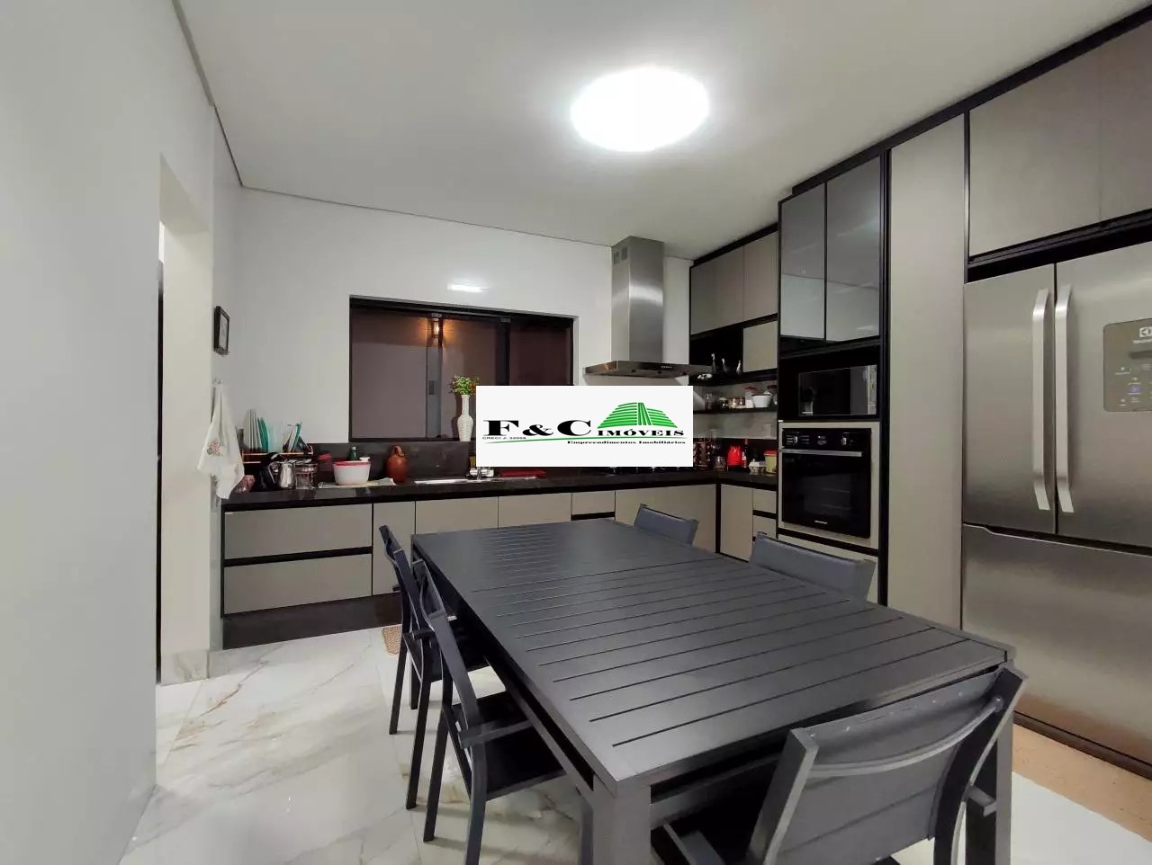 Casa de Condomínio para alugar com 4 quartos, 300m² - Foto 44