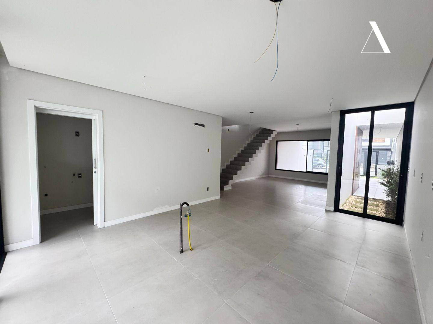 Casa à venda com 3 quartos, 195m² - Foto 4