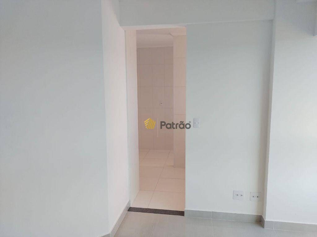 Apartamento à venda com 2 quartos, 58m² - Foto 13