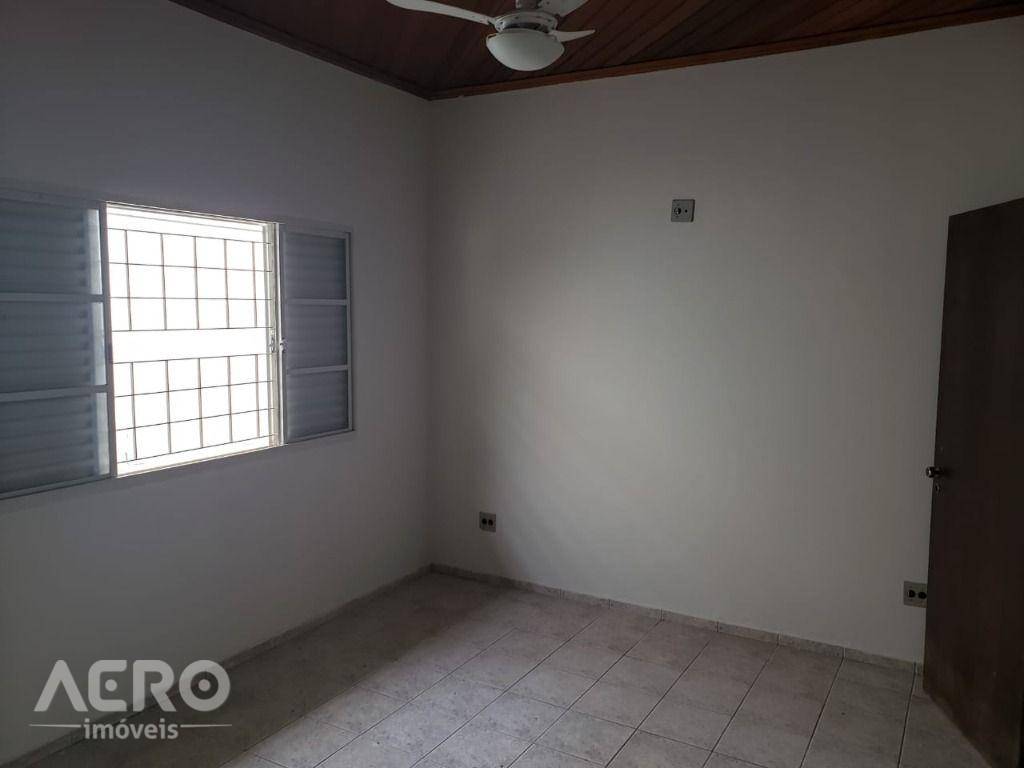 Casa para alugar com 3 quartos, 173m² - Foto 10