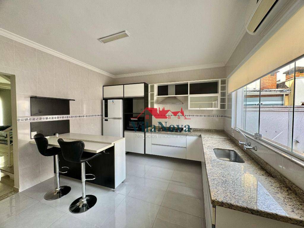 Casa de Condomínio à venda e aluguel com 3 quartos, 175m² - Foto 3