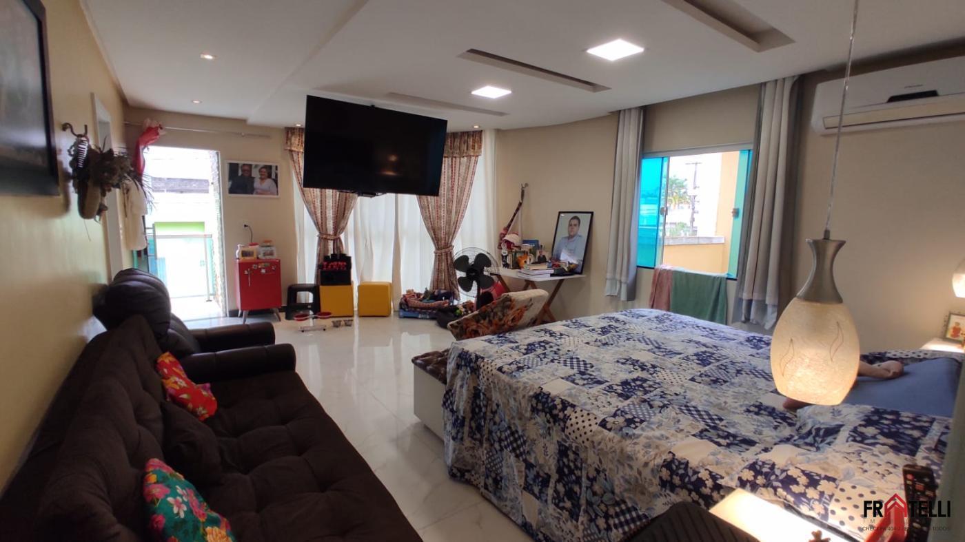 Casa à venda com 3 quartos, 249m² - Foto 18