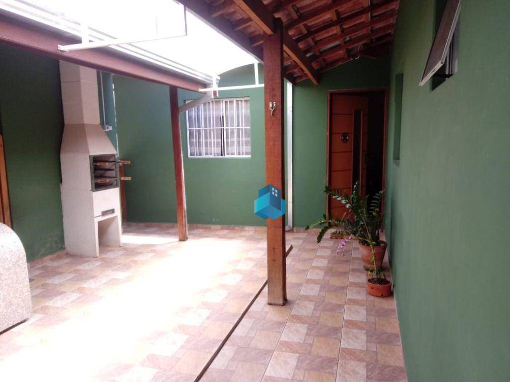 Casa à venda com 4 quartos, 149m² - Foto 2