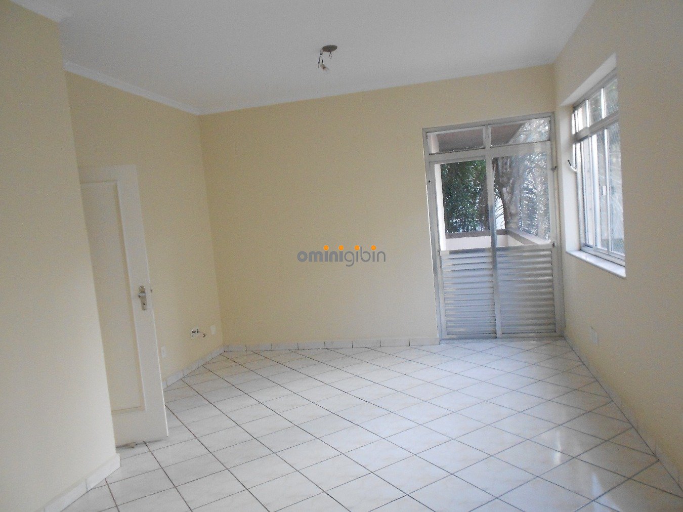 Apartamento à venda com 2 quartos, 90m² - Foto 2