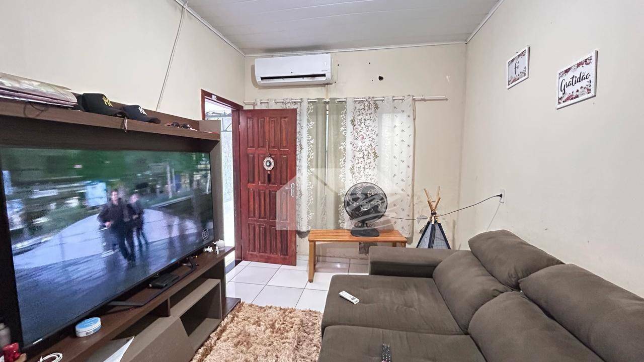 Casa à venda com 2 quartos, 70m² - Foto 5