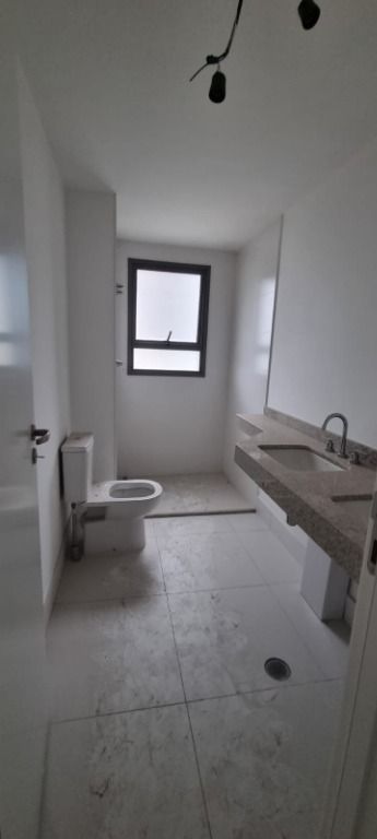 Apartamento à venda com 3 quartos, 157m² - Foto 13