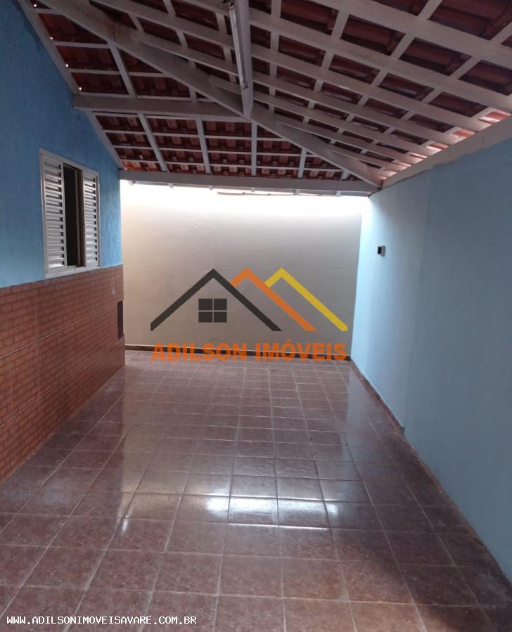 Casa à venda com 3 quartos, 250m² - Foto 2