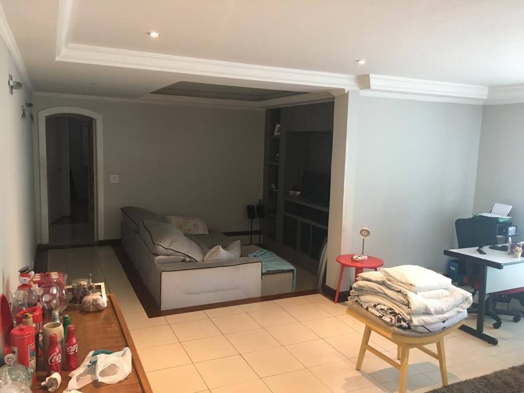 Casa de Condomínio à venda com 3 quartos, 350m² - Foto 4