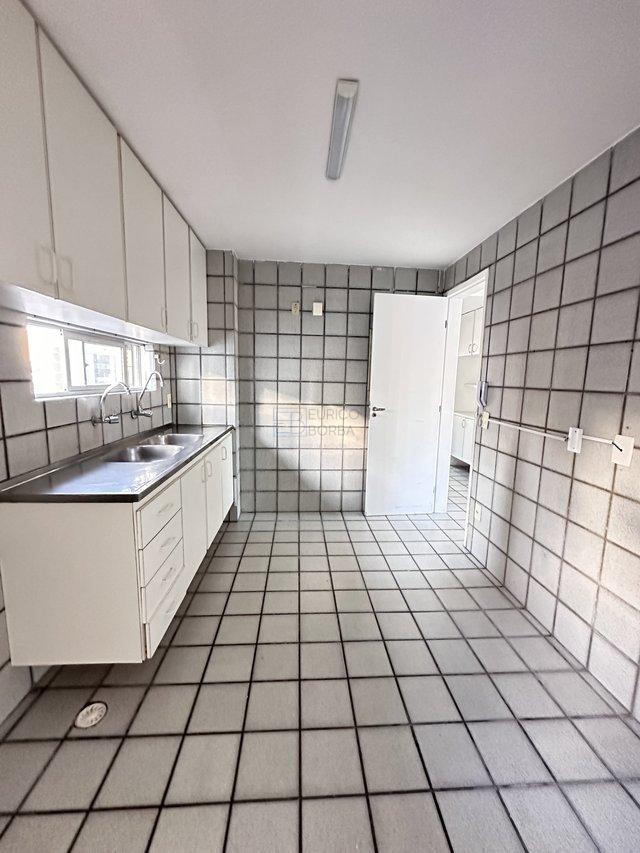 Apartamento para alugar com 3 quartos, 105m² - Foto 15