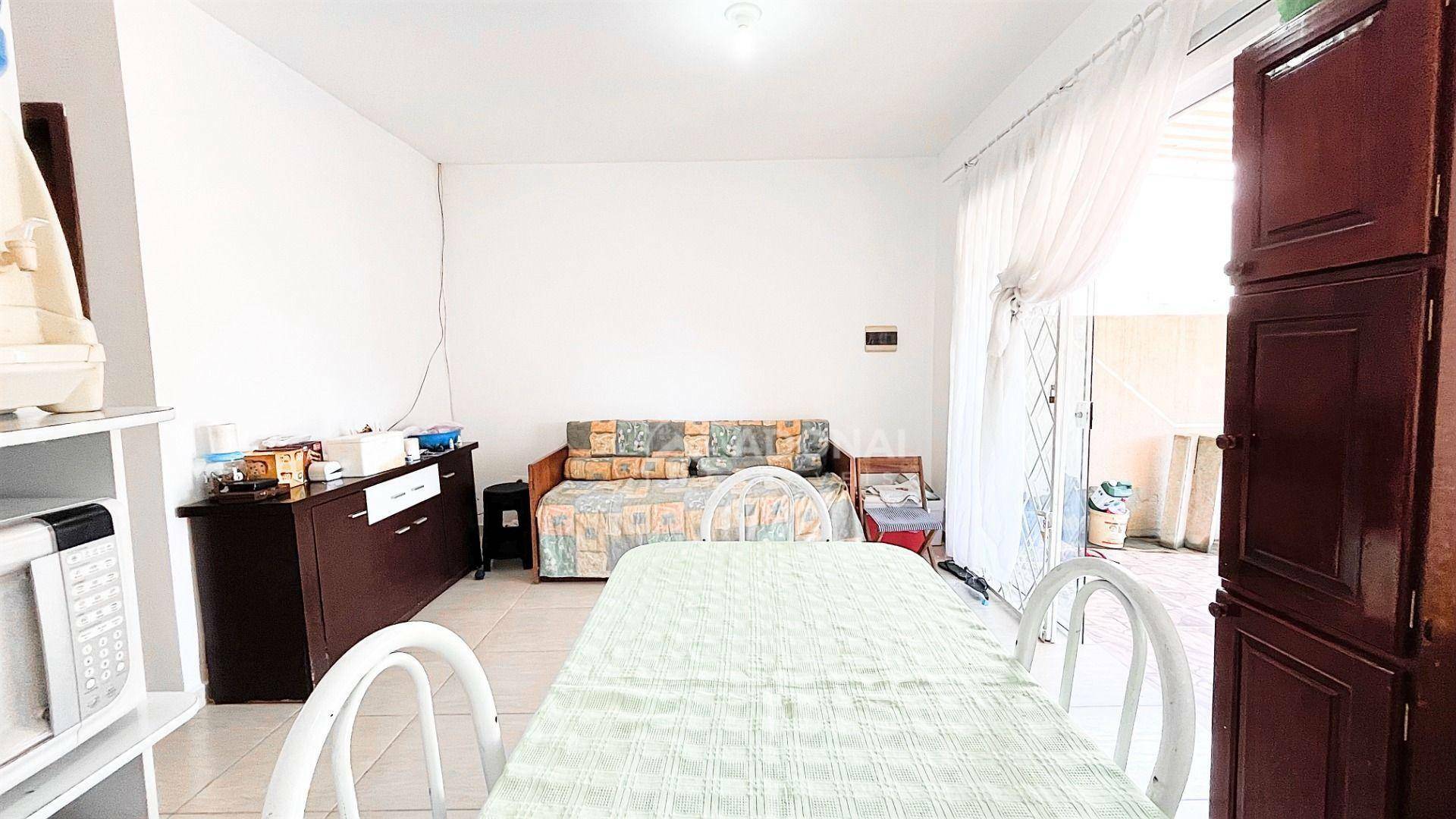 Casa à venda com 3 quartos, 60m² - Foto 6