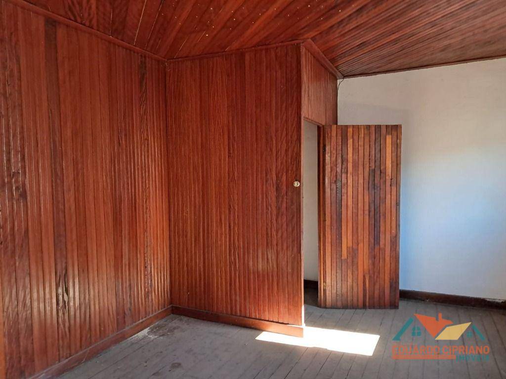 Casa à venda com 6 quartos, 230m² - Foto 37