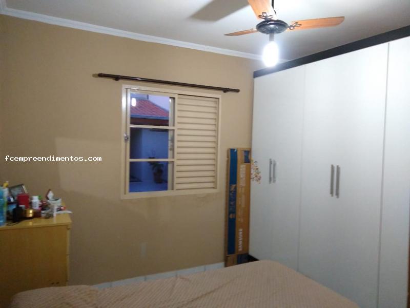 Casa à venda com 2 quartos, 200m² - Foto 3