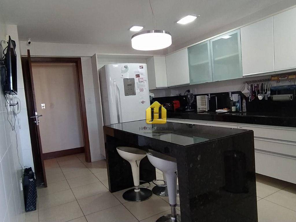 Apartamento para alugar com 3 quartos, 183m² - Foto 14