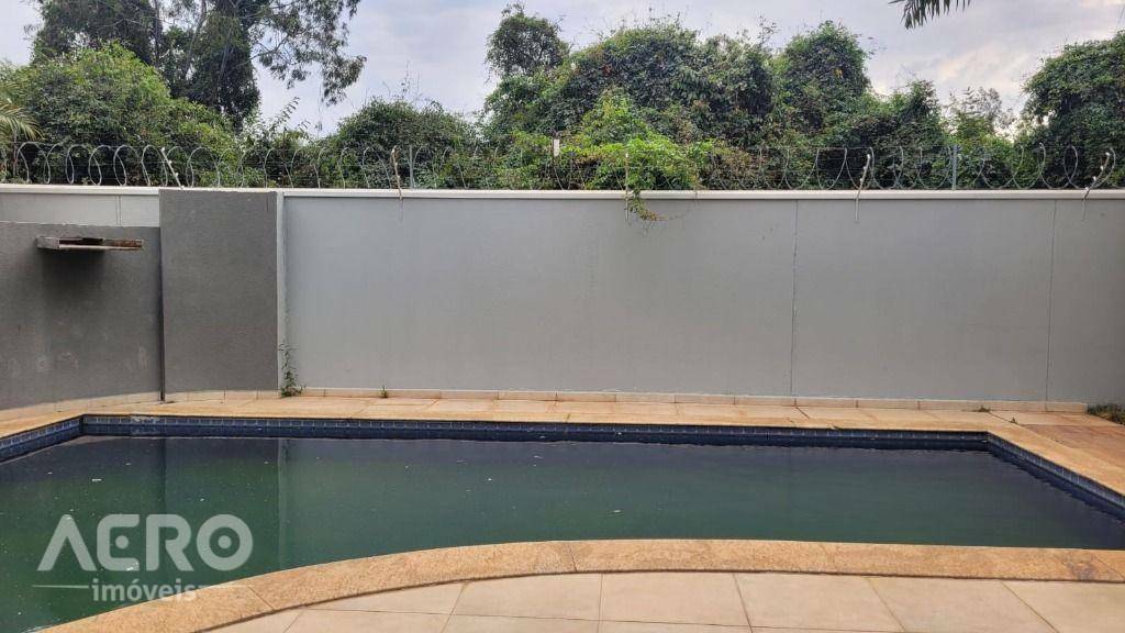 Casa de Condomínio à venda com 4 quartos, 400m² - Foto 47