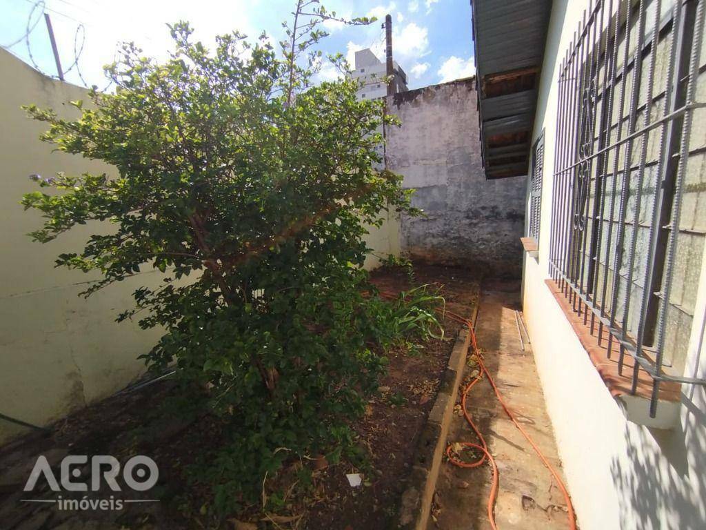 Casa para alugar com 2 quartos, 110m² - Foto 17
