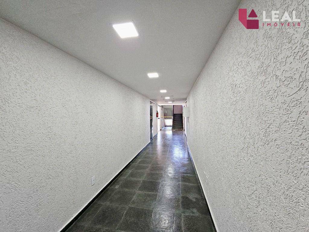 Apartamento para alugar com 3 quartos, 130m² - Foto 29