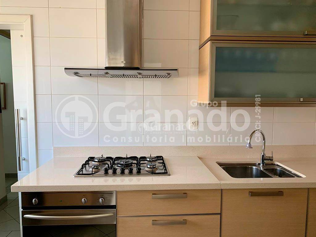 Apartamento à venda com 4 quartos, 179m² - Foto 2