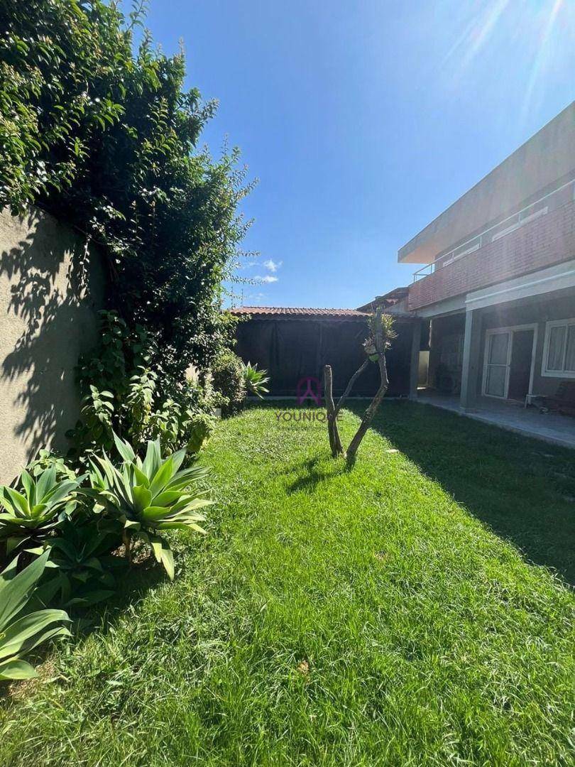 Casa à venda com 3 quartos, 236m² - Foto 7
