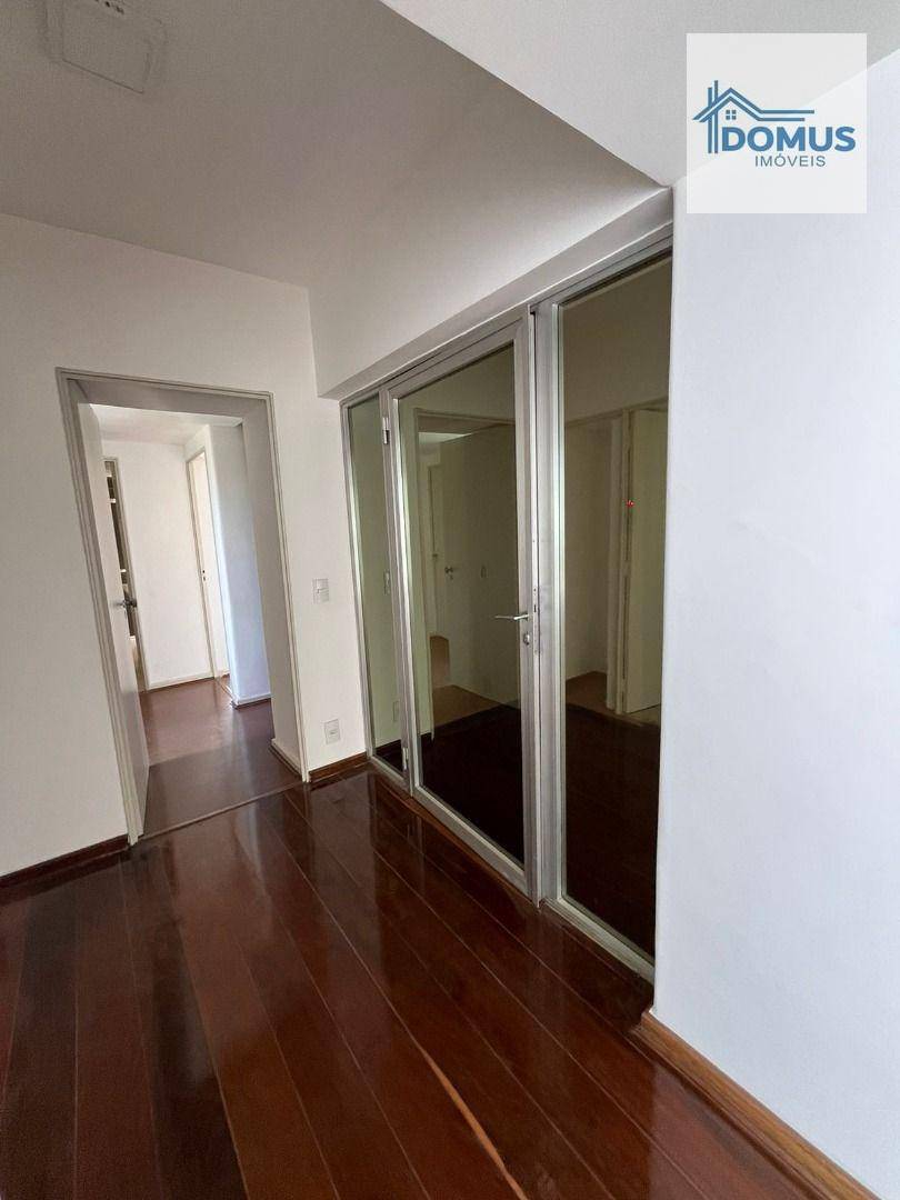 Apartamento para alugar com 4 quartos, 230m² - Foto 4