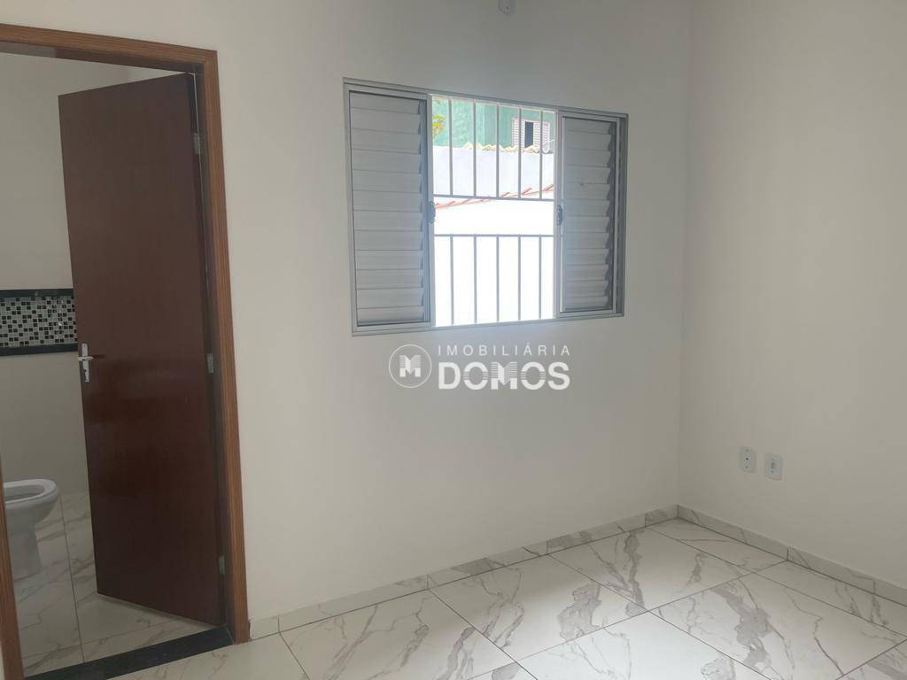 Casa à venda com 2 quartos, 66m² - Foto 9