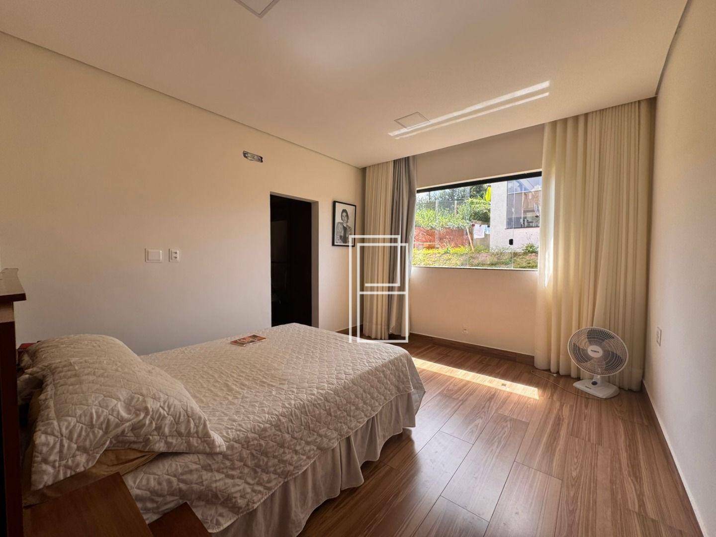 Casa à venda com 4 quartos, 265m² - Foto 25