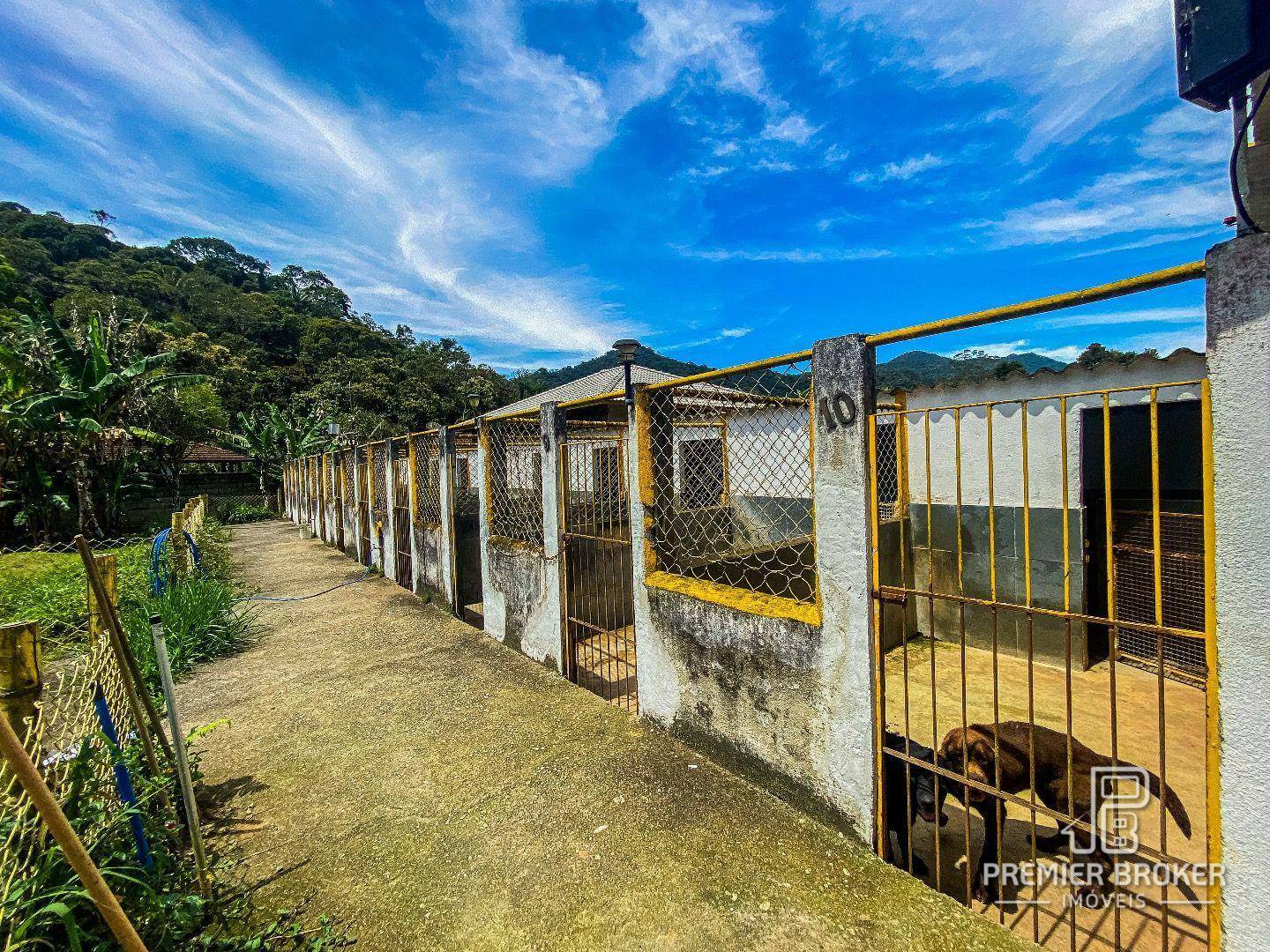 Casa à venda com 3 quartos, 100m² - Foto 27