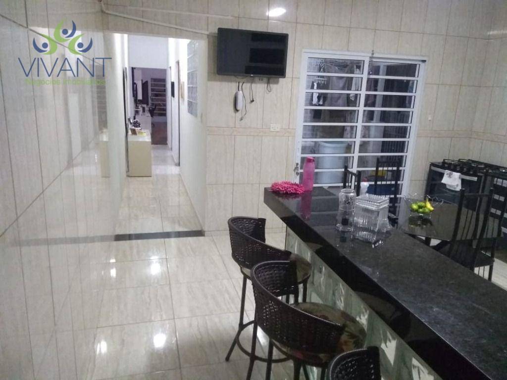 Sobrado à venda com 2 quartos, 300m² - Foto 5