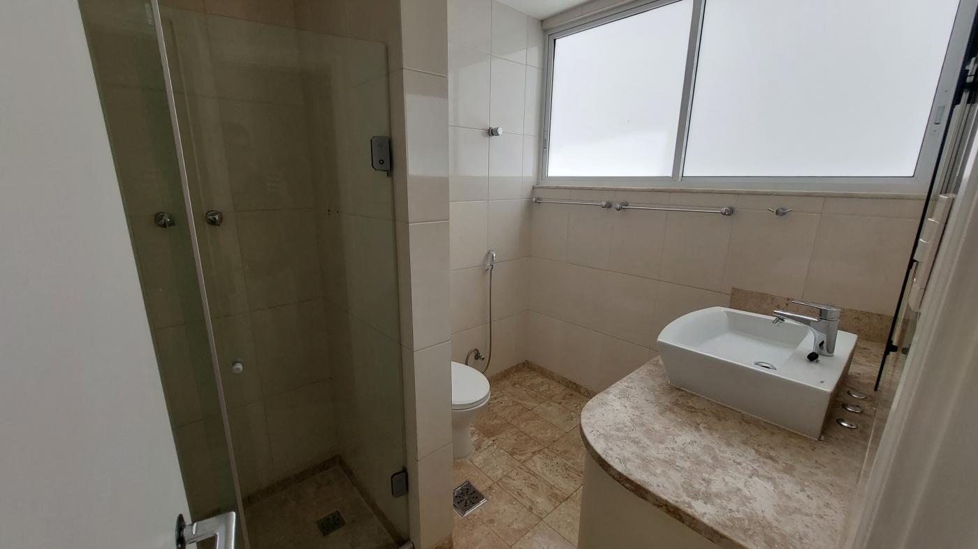 Apartamento para alugar com 3 quartos, 250m² - Foto 10