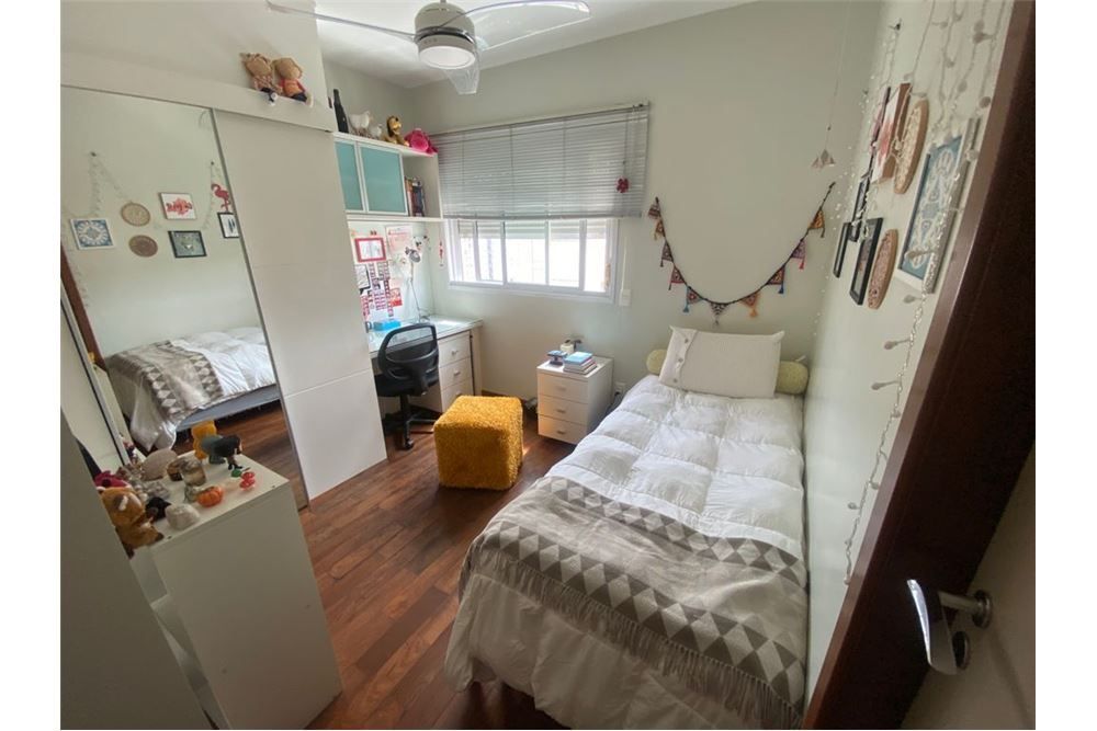 Apartamento à venda com 3 quartos, 200m² - Foto 2