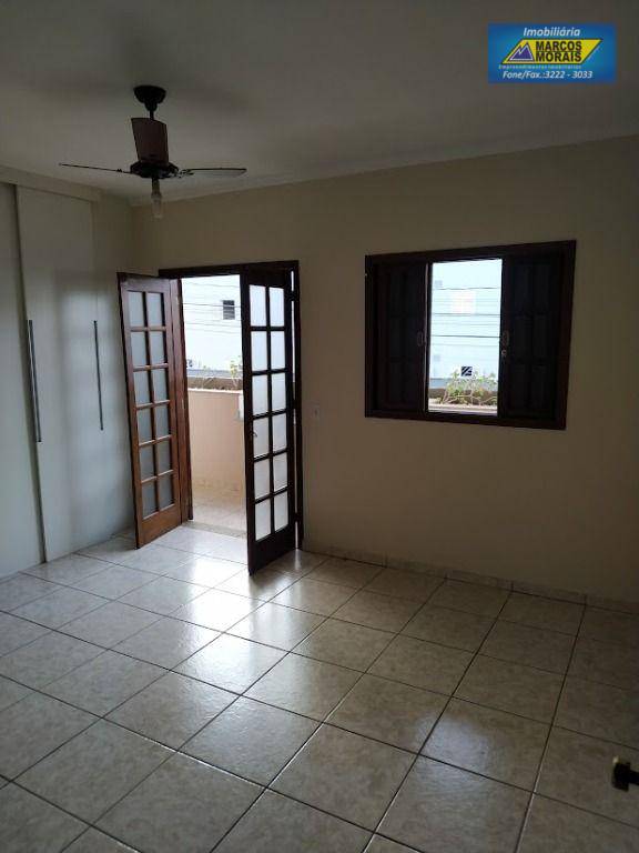 Casa à venda com 4 quartos, 180m² - Foto 9